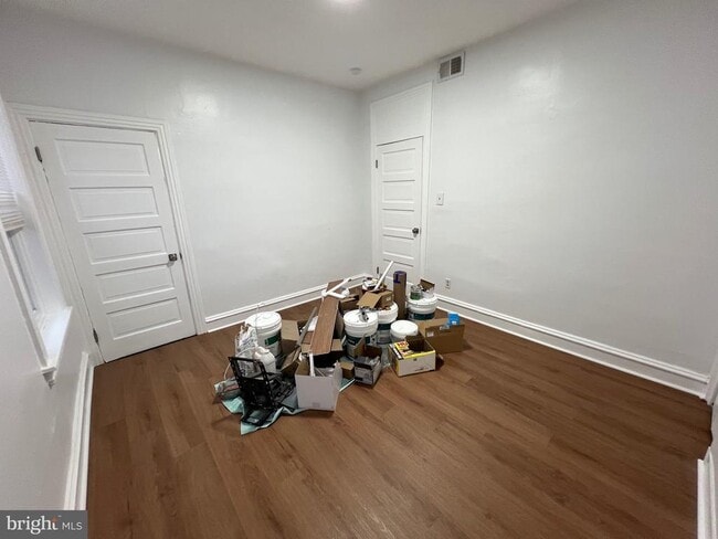 Building Photo - 121 S 55th St