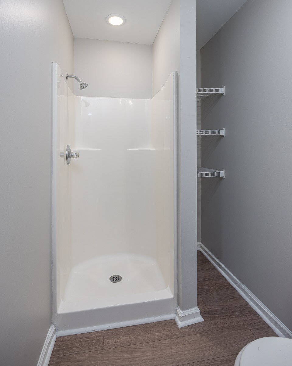 Building Photo - 3317B Niagara Dr