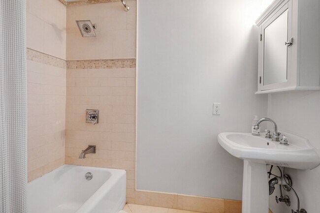 Building Photo - 38 19th Ave