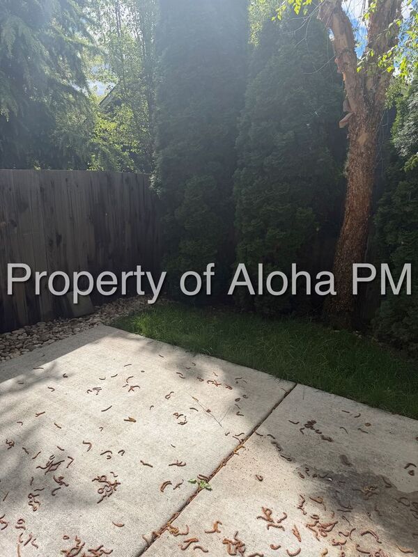 Building Photo - 2138 Myers Pl S