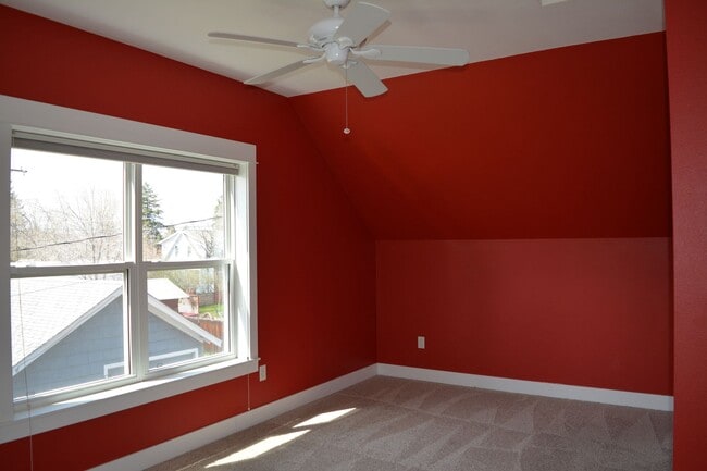 Building Photo - 3 Bed 2 Bath Beautiful Craftsman Home in Missoula $2,900/month