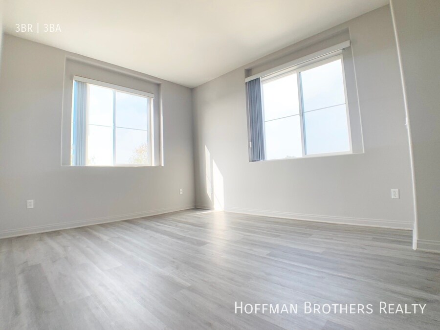 Building Photo - 7395 W Manchester Ave