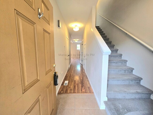 Building Photo - 17923 SW Niks Dr