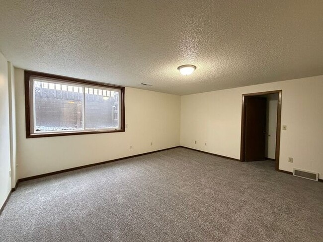 Building Photo - $1,400 | 3 Bedroom, 2 Bathroom House | Pets Negotiable* | Available for an Immediate Move In!