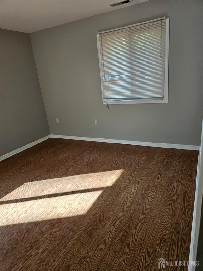 Building Photo - 1217 Aspen Dr