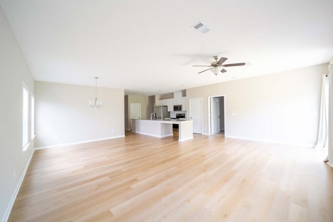 Building Photo - 5176 Legion Dr