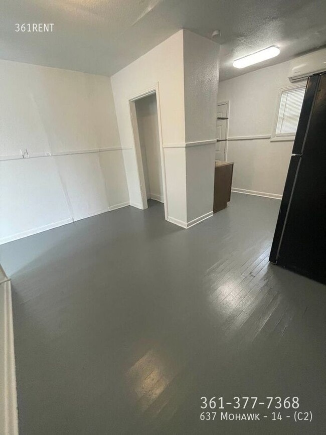 Building Photo - 637 Mohawk St