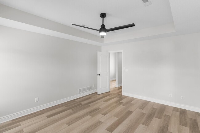 Building Photo - 1704 Ballentine Ln