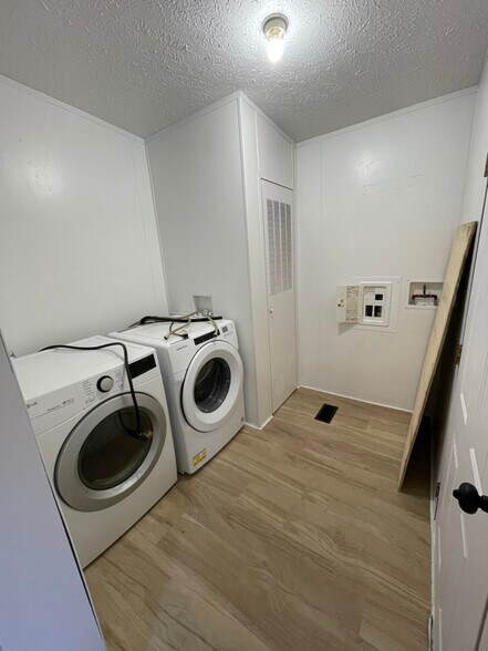 Building Photo - 8030 W Peterson Rd