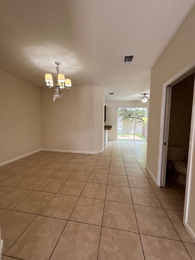 Dinning room - 938 NE 29th Ter