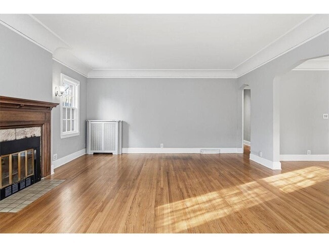 Building Photo - 3540 Irving Ave S