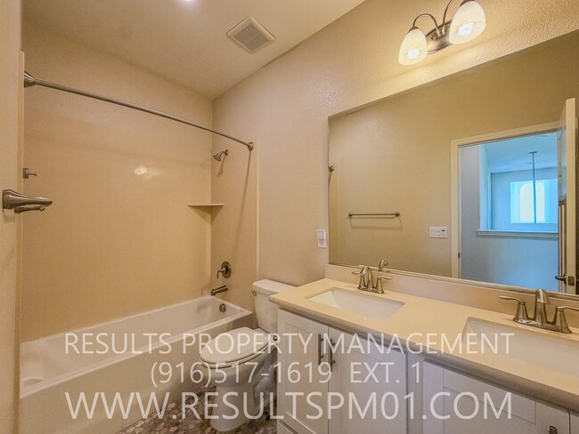 Building Photo - Must See! Lovely Former Model Smart Home 4 Bed 3 Bath