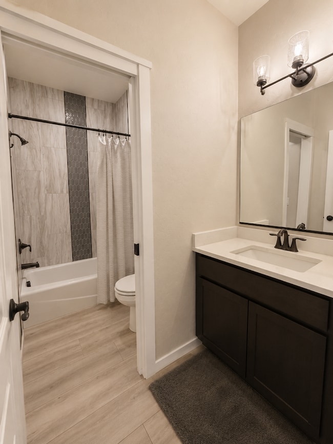 Building Photo - Stylish 2023 Home for Rent | 4 Bed • 2.5 Bath • Prime North Grand Junction Location