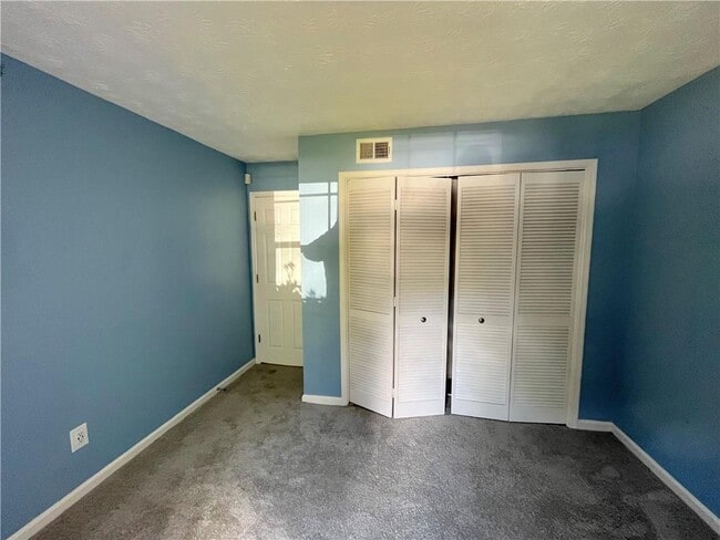 Building Photo - 4161 Riverlook Pkwy SE