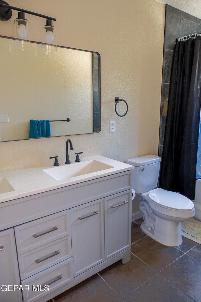 Building Photo - 14273 Hacienda Rock Dr