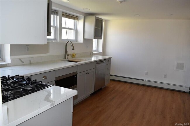 Building Photo - 23 Clark Ave