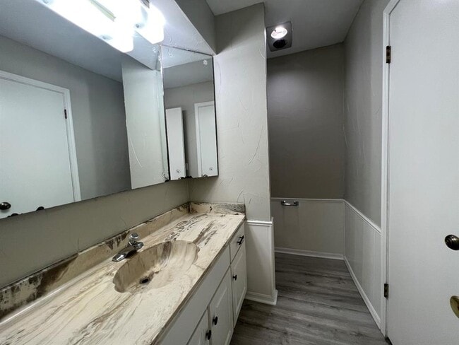 Building Photo - 1902 Three Stars Rd