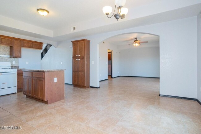 Building Photo - 3274 Maple Point Dr