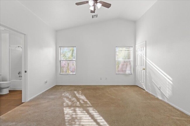 Building Photo - Single Story 3 Bedroom Home with Beautiful Backyard Space