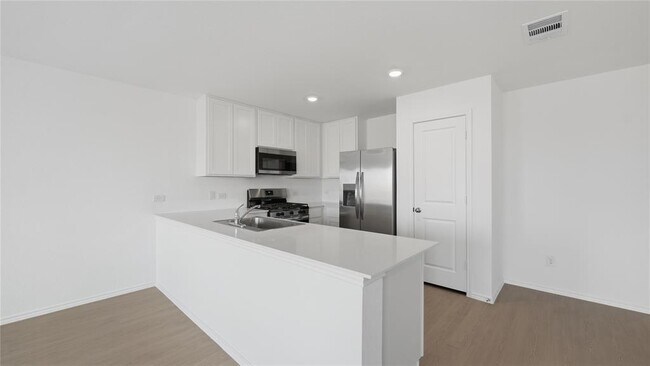 Building Photo - 221 Stumpy St