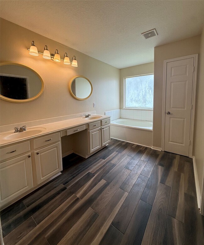 Building Photo - 22734 Northgate Ridge Dr