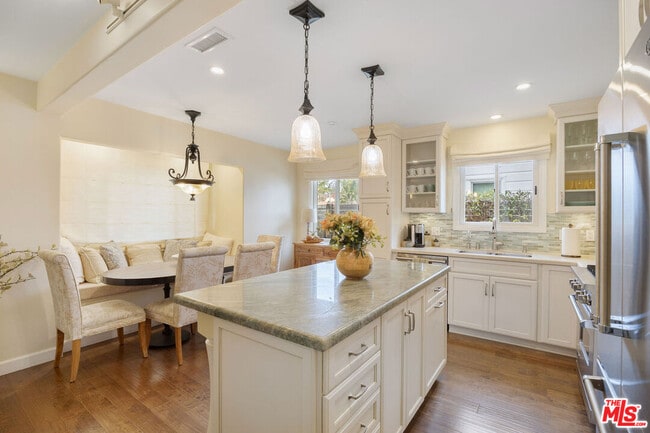 Building Photo - 1039 26th St