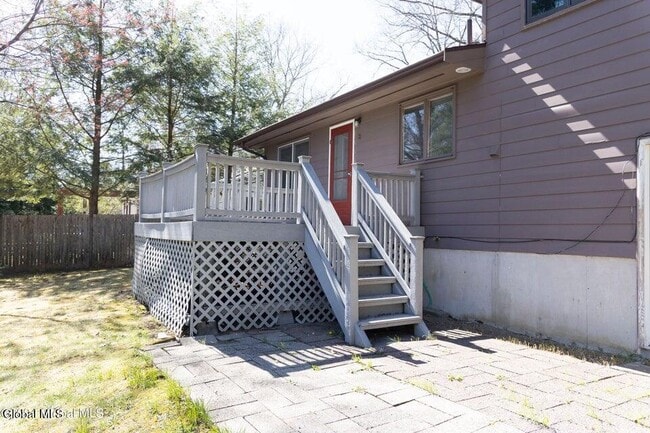 Building Photo - 17 Cedarwood Drive