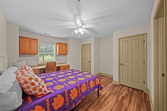 Building Photo - 1613 Muscovy Wy