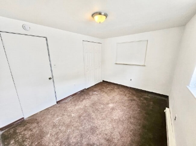 Building Photo - 415 N 4th St