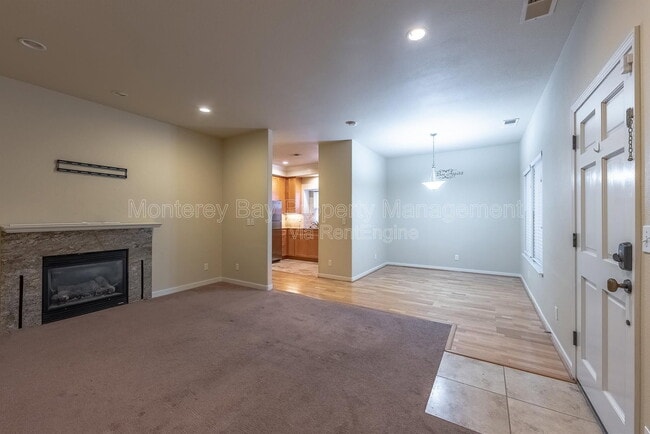Building Photo - 594 Lopez Ave