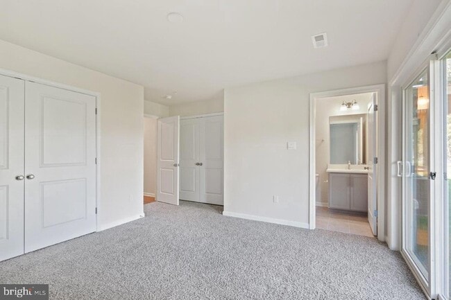 Building Photo - 8705 Tavern St