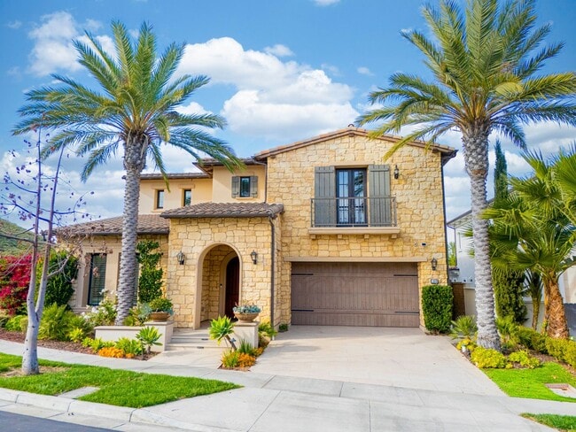 Building Photo - Luxury Executive Rental in Guard-Gated Hidden Canyon