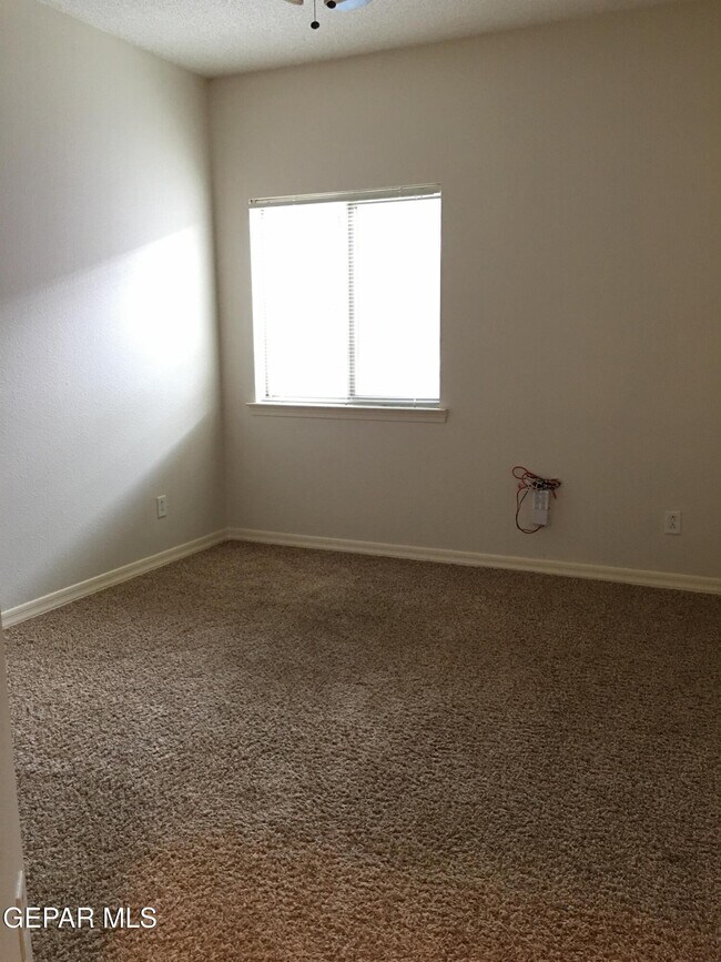 Building Photo - 14345 Apache Point Dr