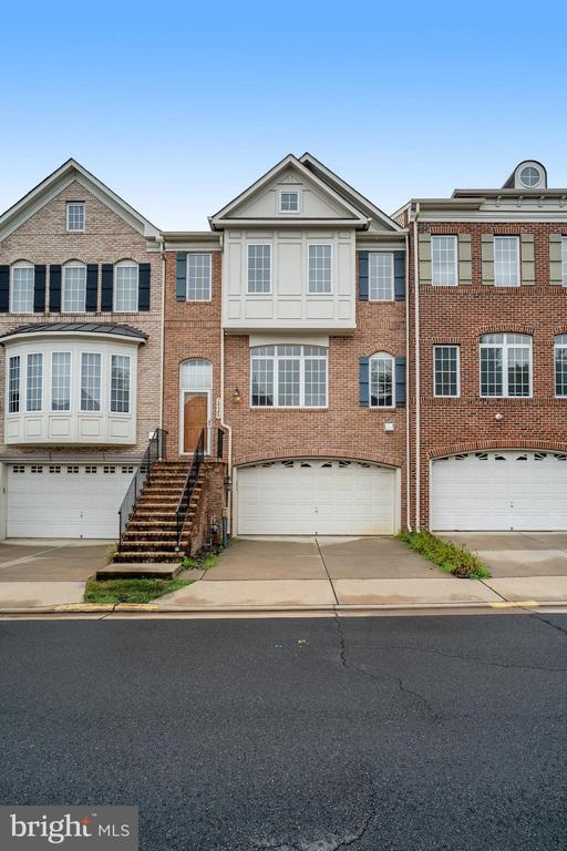 Building Photo - 24949 Bannockburn Terrace