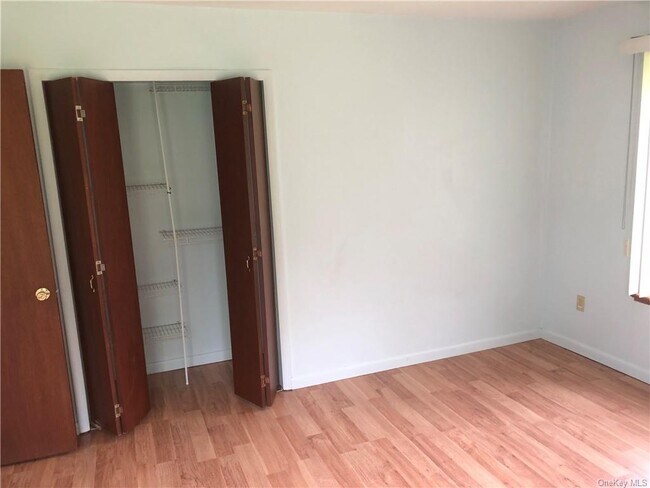 Building Photo - 552 NY-32