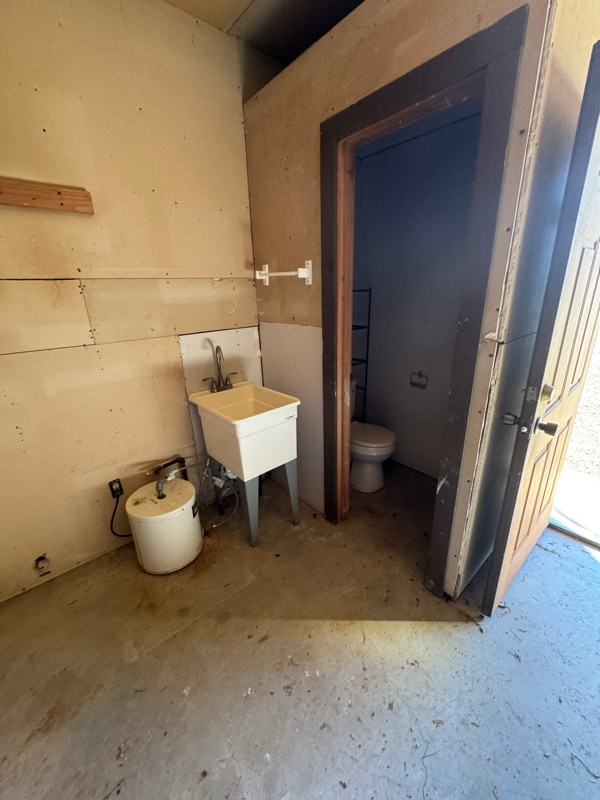 Building Photo - 1224 W Quarles St