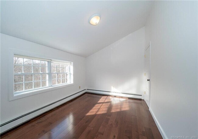 Building Photo - 107 Black Rock Tpke