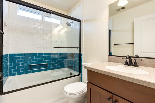 Building Photo - Lovely light and bright 3 bedroom 2.5 bathroom home Doe MIll Neighborhood, Cul-de-Sac Location