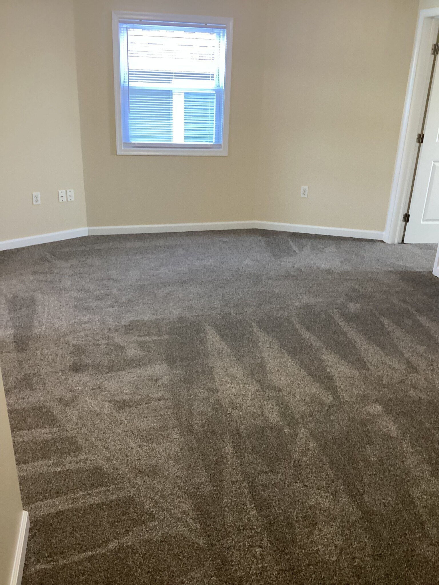 Building Photo - 614 McAlpine St