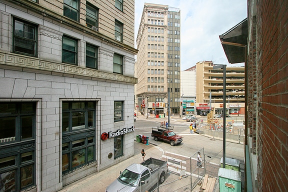Building Photo - 494 Graeme St
