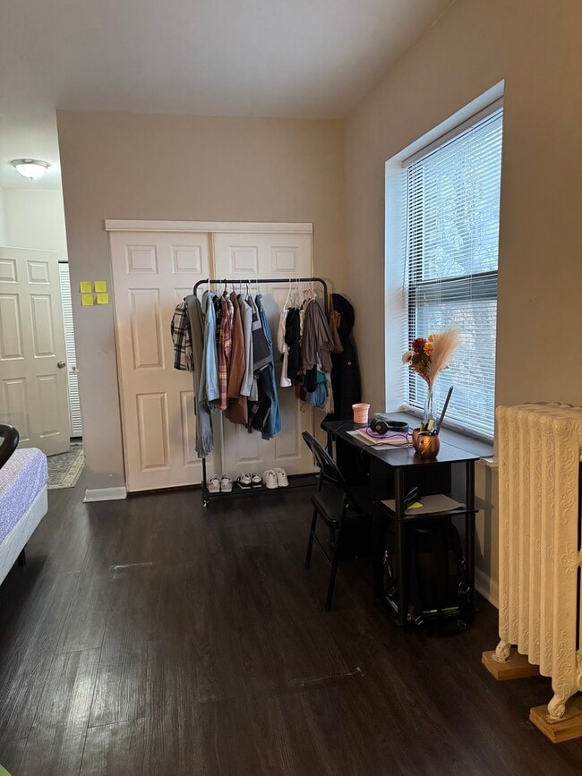 Building Photo - 7013 N Paulina St