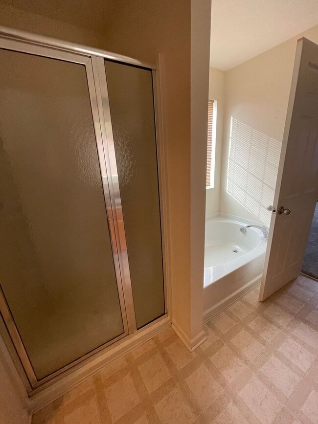 Building Photo - 2018 Creekstone Dr