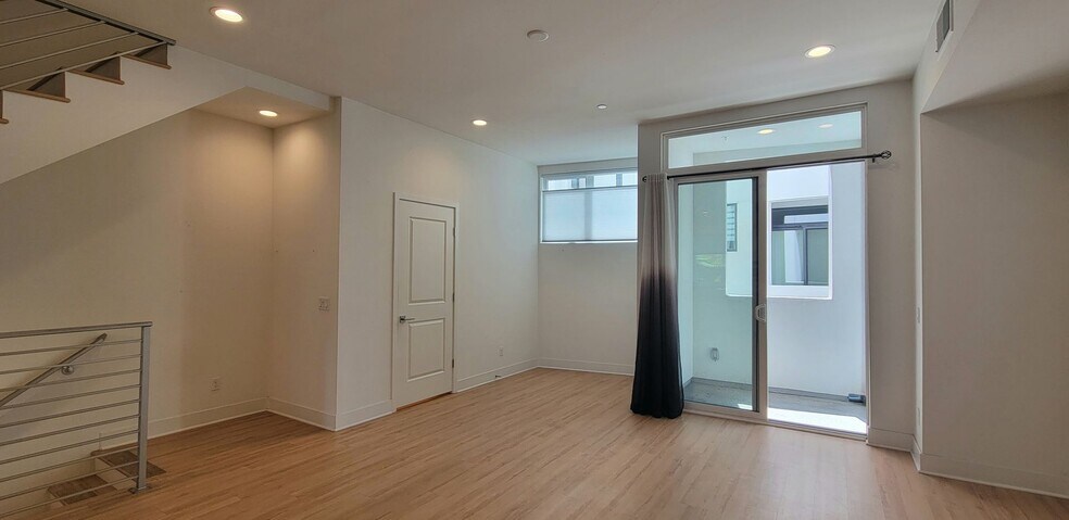 Building Photo - Newly Built Tri-Level Townhome with 3 Bedr...