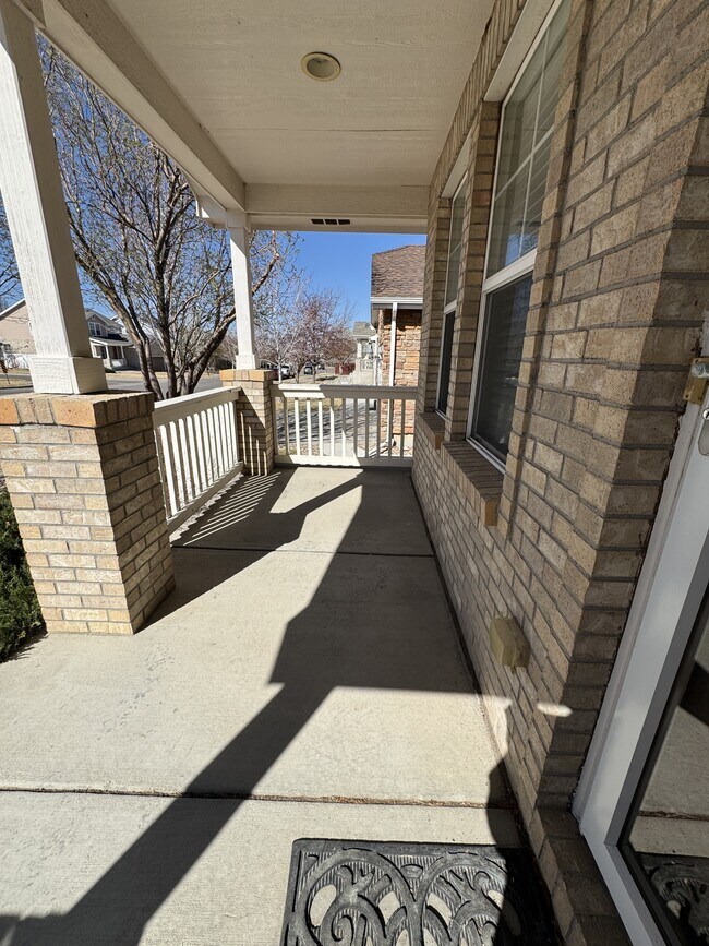 Building Photo - 1416 S Ensenada St