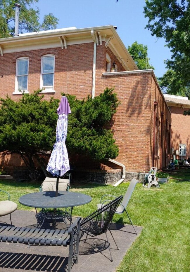 Building Photo - 1237 Elder Ave