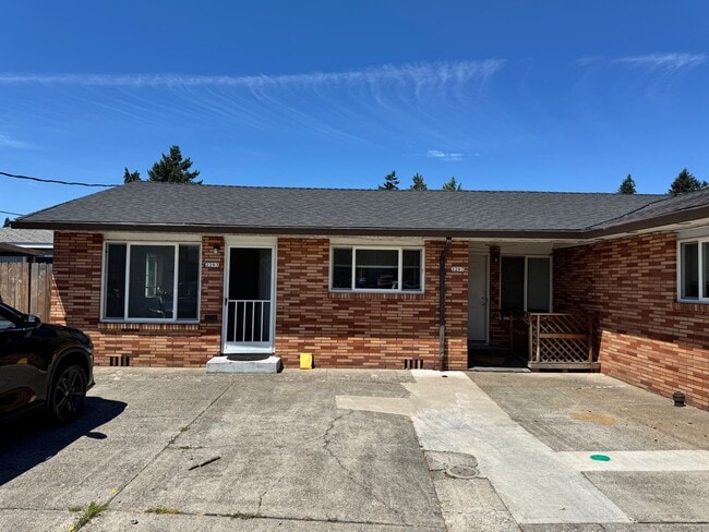 Primary Photo - 2215-2215 NE 81st Ave