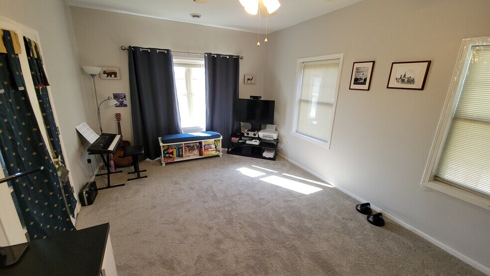 Den / Study - 2 - W170N5540 Ridgewood Dr