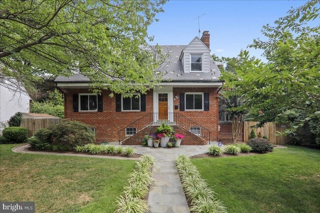 Building Photo - 7407 Wildwood Dr