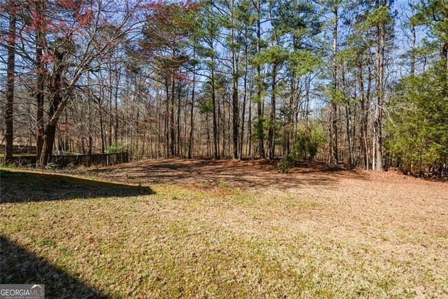 Building Photo - 305 Collegiate Dr