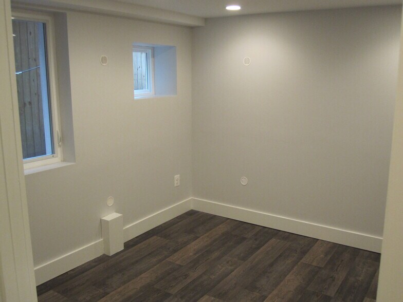 Building Photo - 1658 Monroe St NW